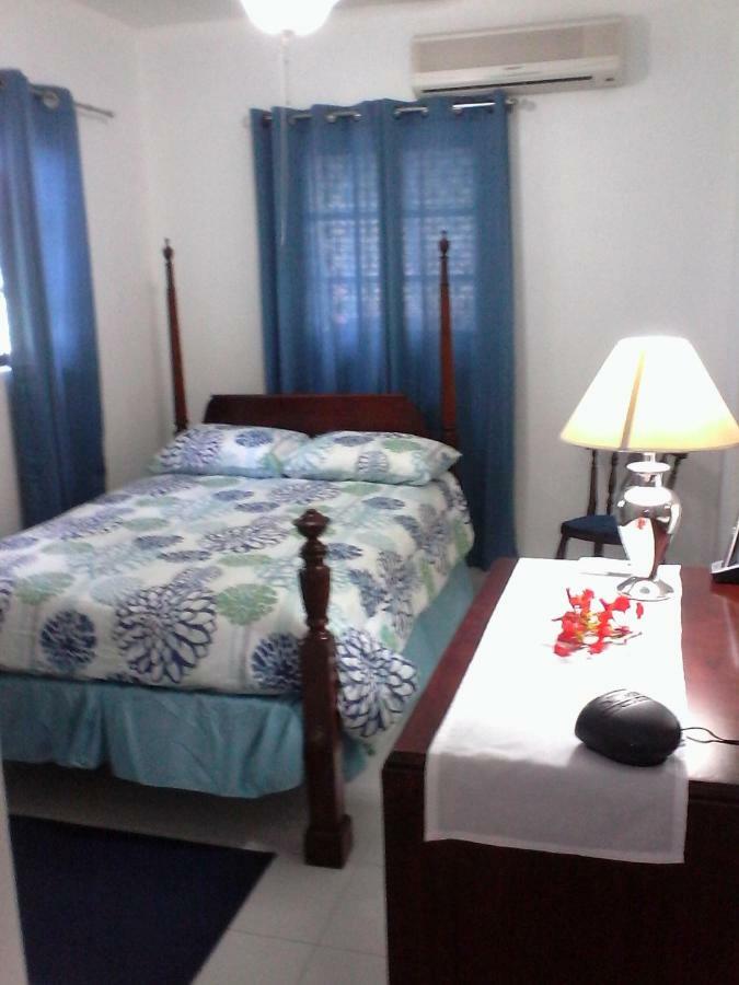 Gillys Dream Apartment Nassau Bagian luar foto