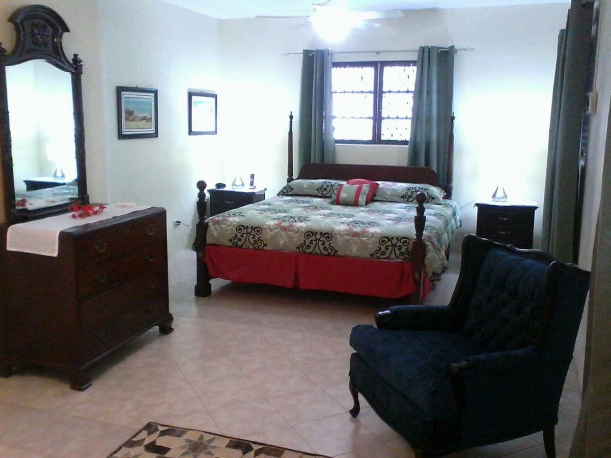 Gillys Dream Apartment Nassau Bagian luar foto